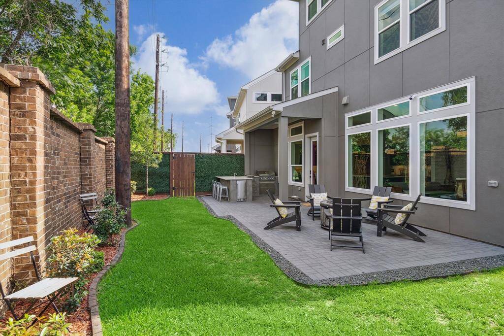Ample yard space, multiple seating areas and no rear neighbors.