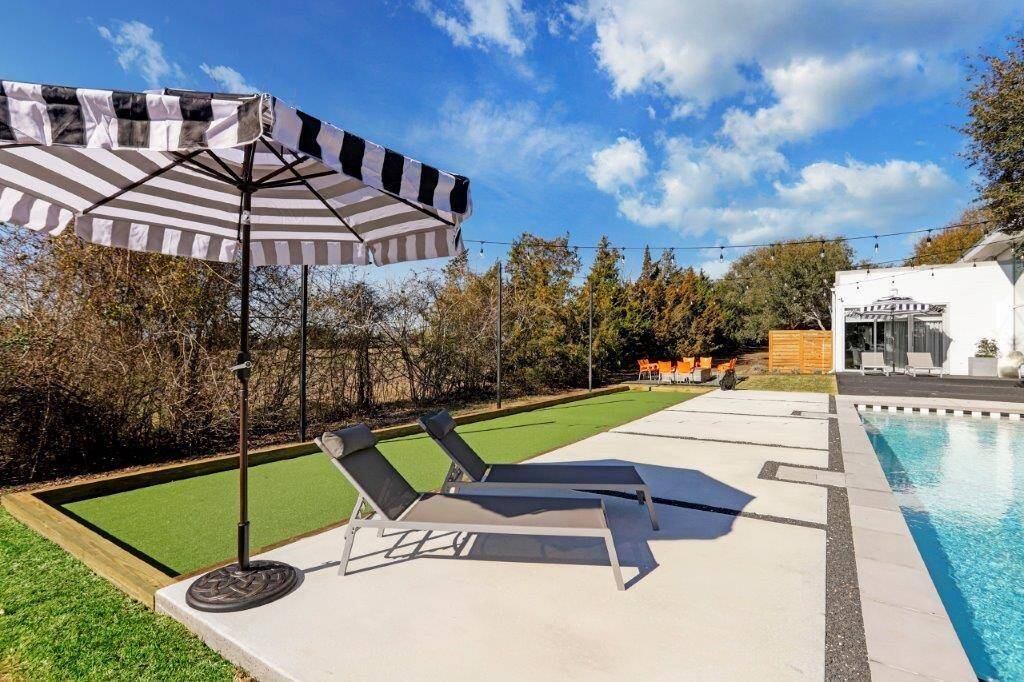 Test your skills and accuracy on the Bocci Ball Court, catch some rays or jump in the pool for a swim, there's always plenty of things to do at "Palm Springs, TX".