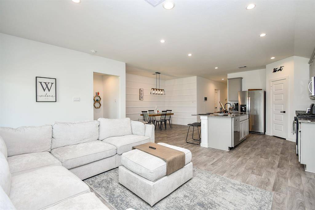 This is a great open floor plan you’ve been looking for, here is where you live your life