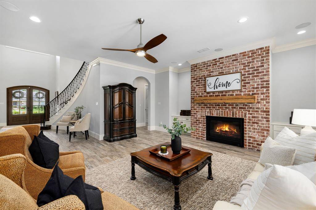 Another view of this exquisite family room.