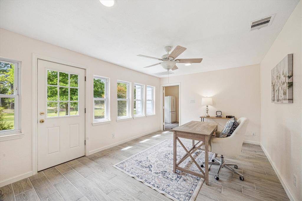 Flex space, use as another living space, sunroom or office!