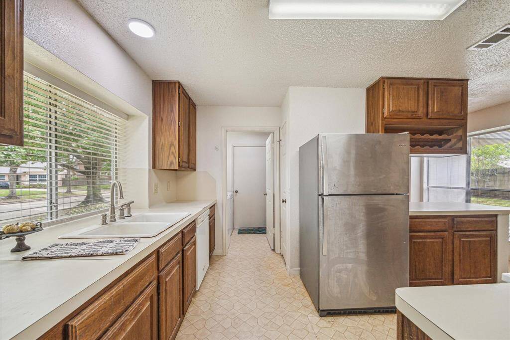 Bright kitchen