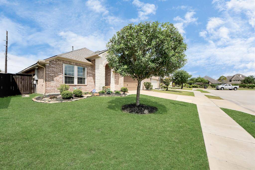 Discover your dream home today! Schedule a showing now.