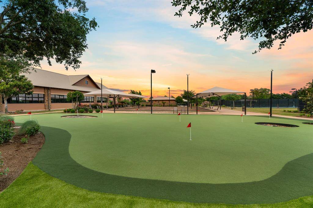 Del Webb now features a newly installed putting green—come take a swing and enjoy a round of fun for yourself!