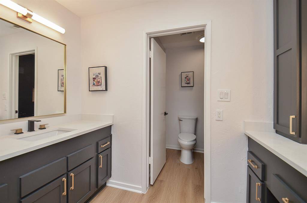 Stylish Remodeled Ensuite