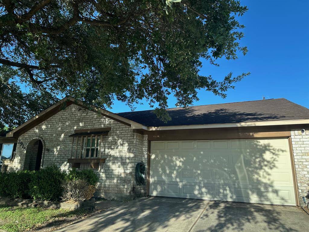 1 story house 3 bedrooms 2 baths