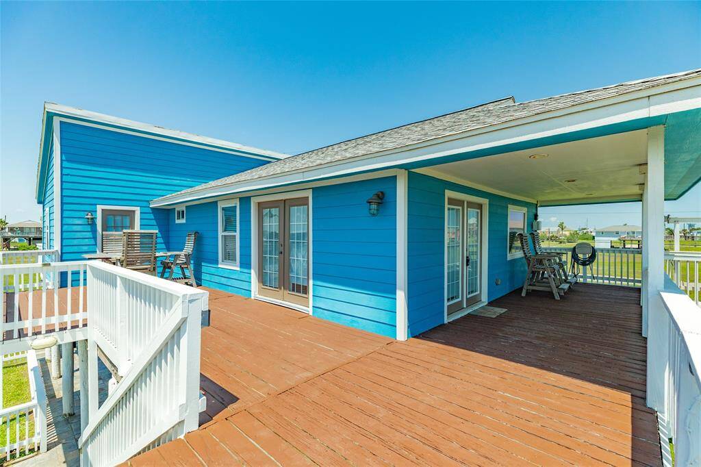 Great space to enjoy the evening sunsets and morning sunrises while listening to the Gulf waves.