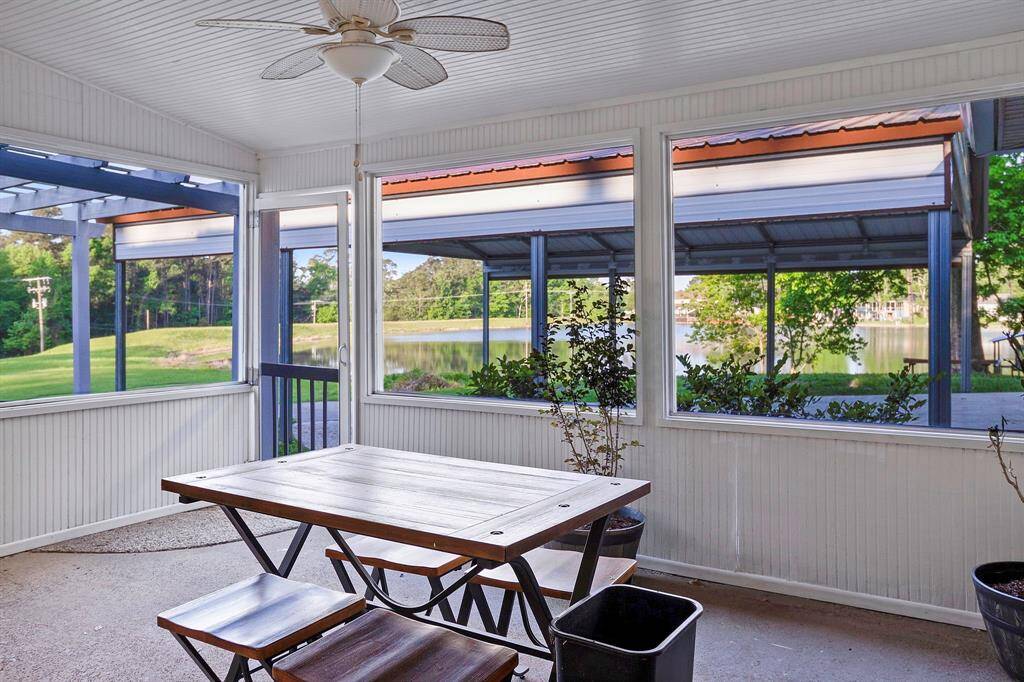 Create your outside oasis in your screened patio area **403 E Lake Drive, Livingston, TX 77351**
