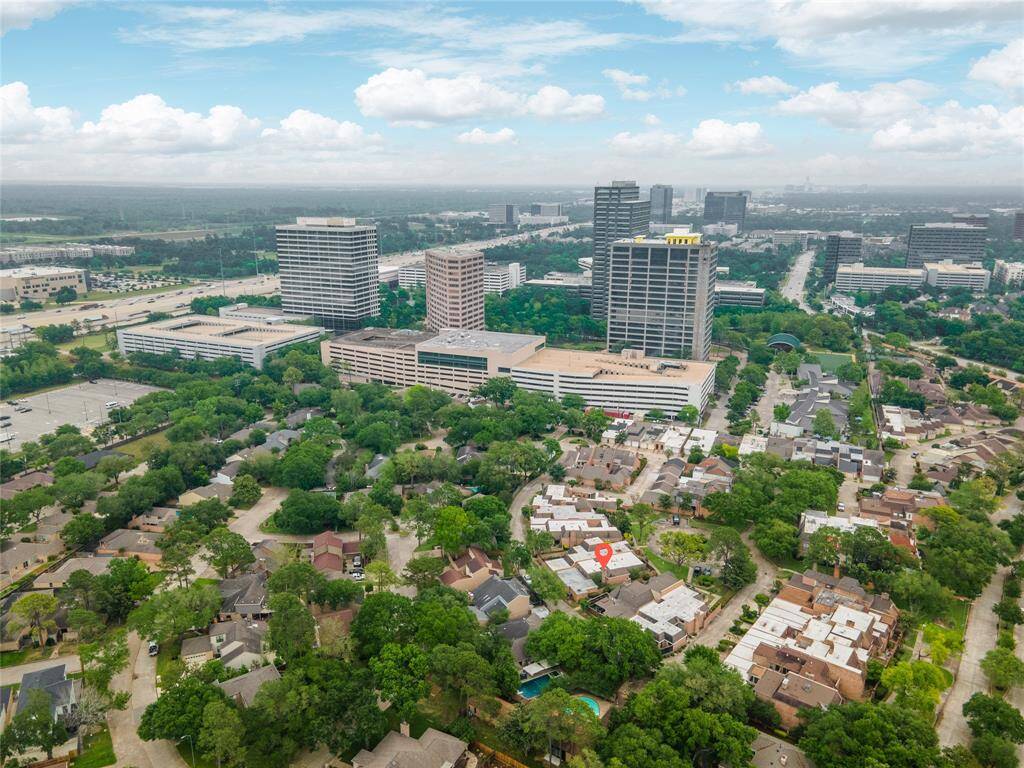 Property nestled in by the Westlake campus and minutes away from I-10.