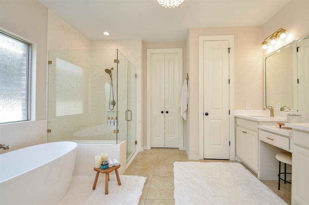 Primary En-Suite