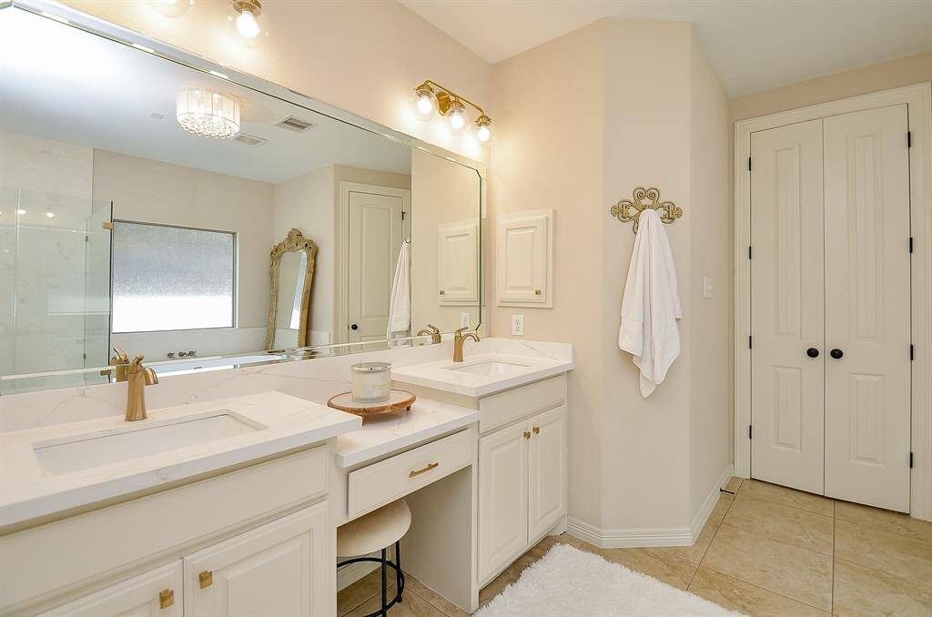 Bedroom 2 with Jack & Jill bath