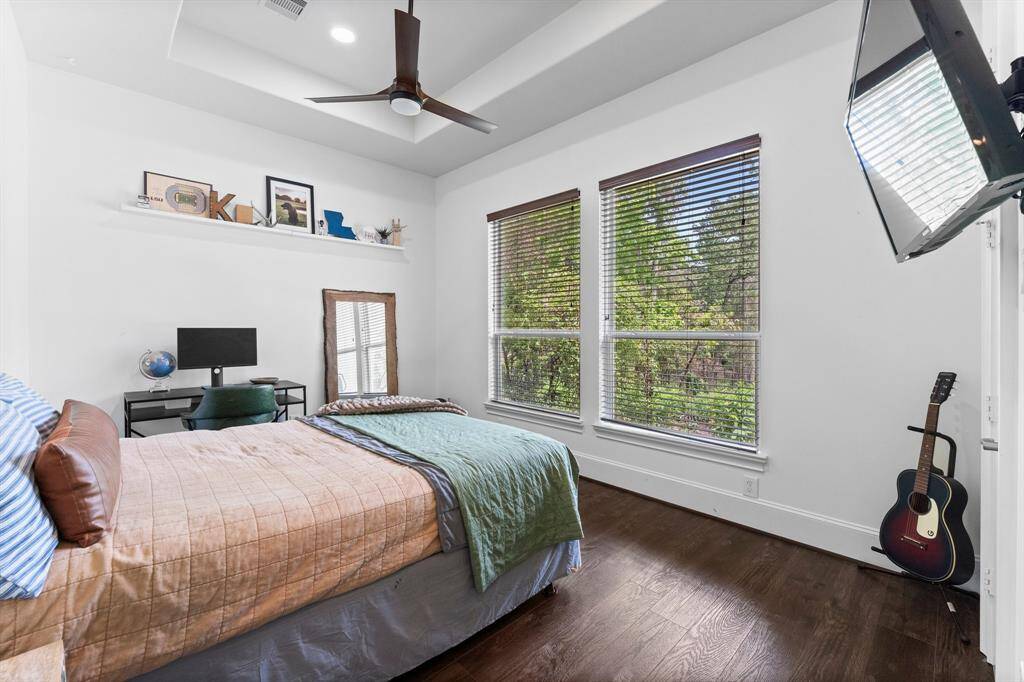 Another spacious secondary bedroom