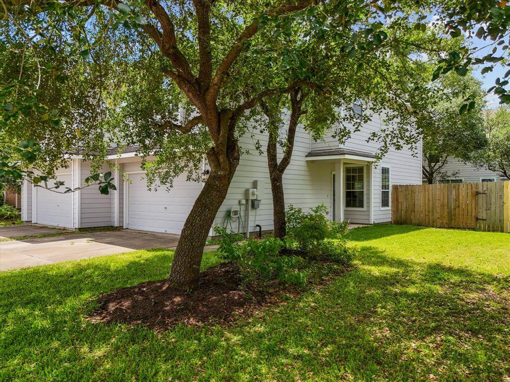 Mature yard and trees, enhance entrance
