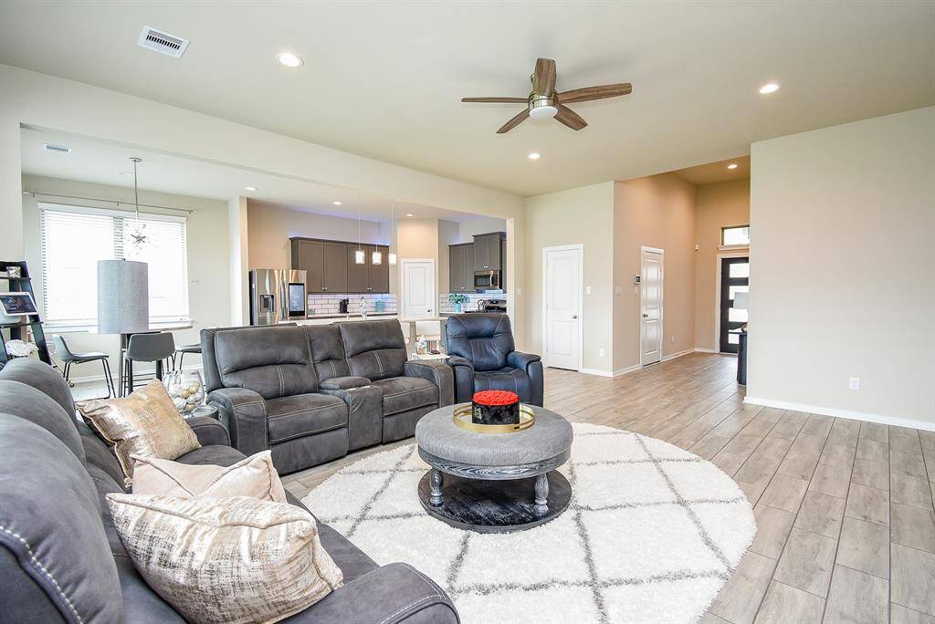 spacious with lots of nautral light