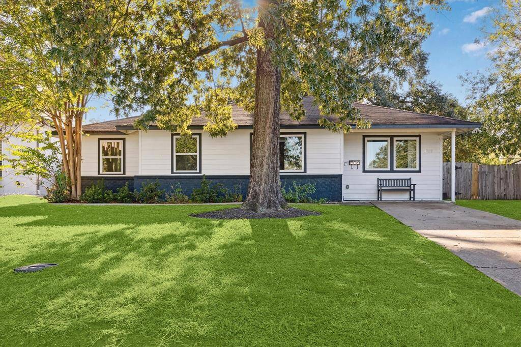 4733 CARLEEN- Welcome to this beautifully renovated 4 bed/2 bath Oak Forest home on one of the largest lots of the community!