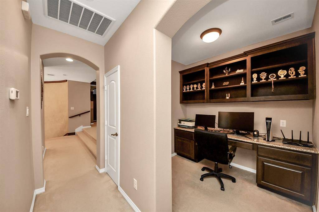 On the other side, a nice office desk nook is available for kids homework or work from home job