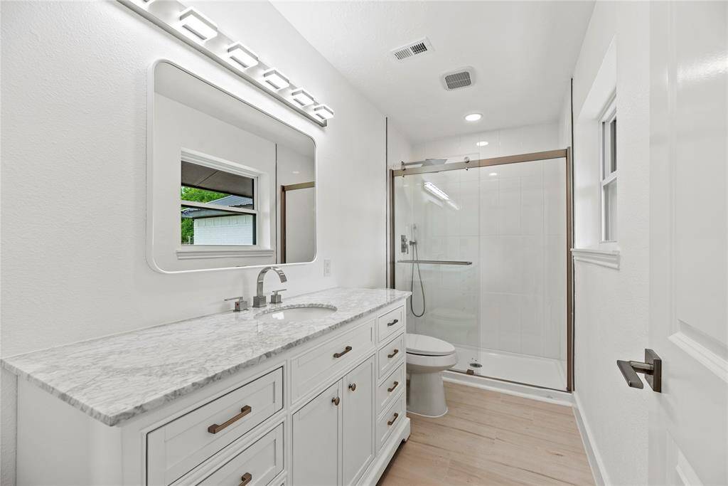 Beautiful new bathrooms.