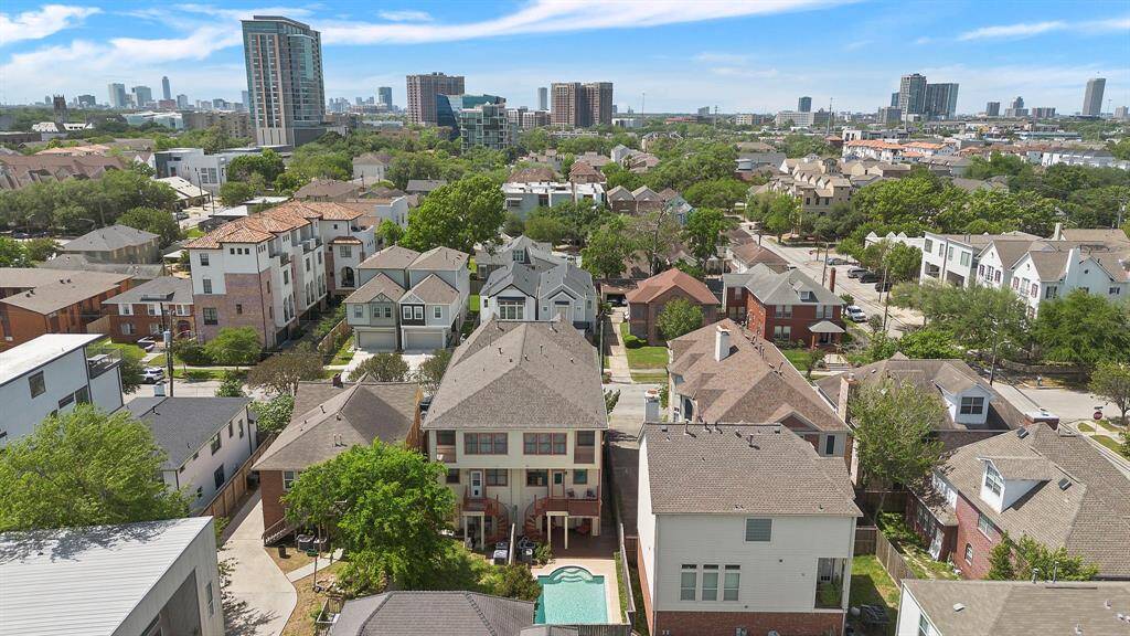 In the far left distance is the Galleria, to the right is the Medical Center.