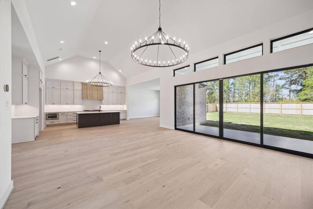 Open and harmonious plan - Living, Kitchen, Dining