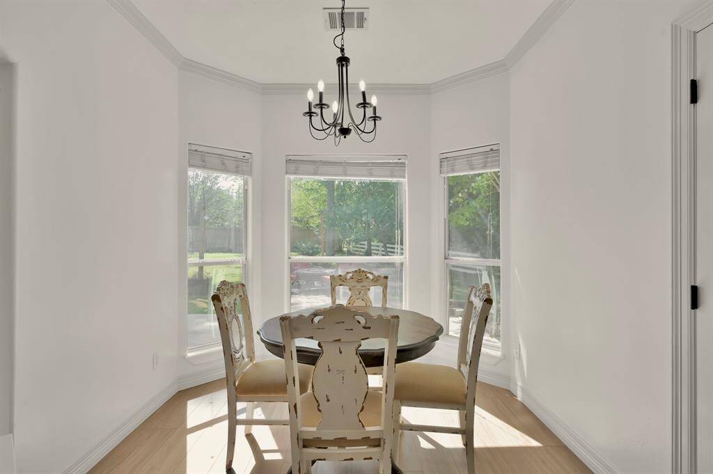 Breakfast room