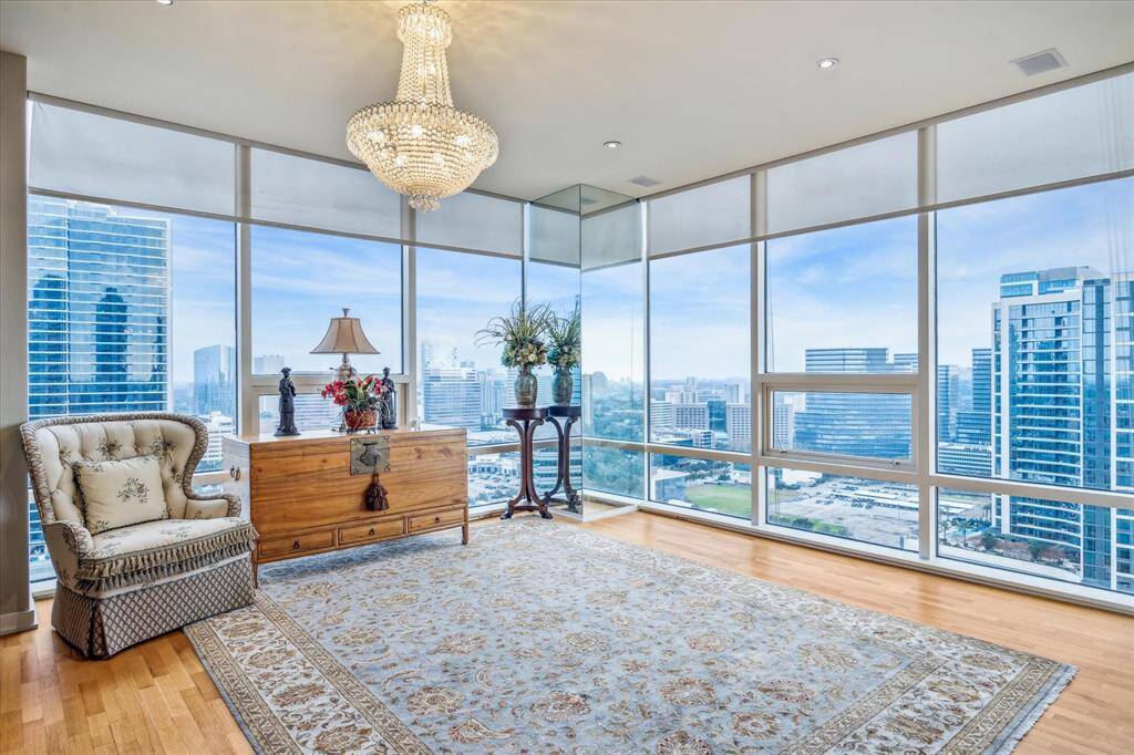 Enjoy the beautiful Galleria and Downtown views of Houston.