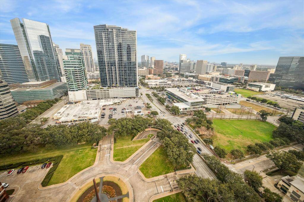 Looking East toward Downtown.  Enjoy the 9 acres of land that include the two towers, four tennis courts, swimming pool and dog run.