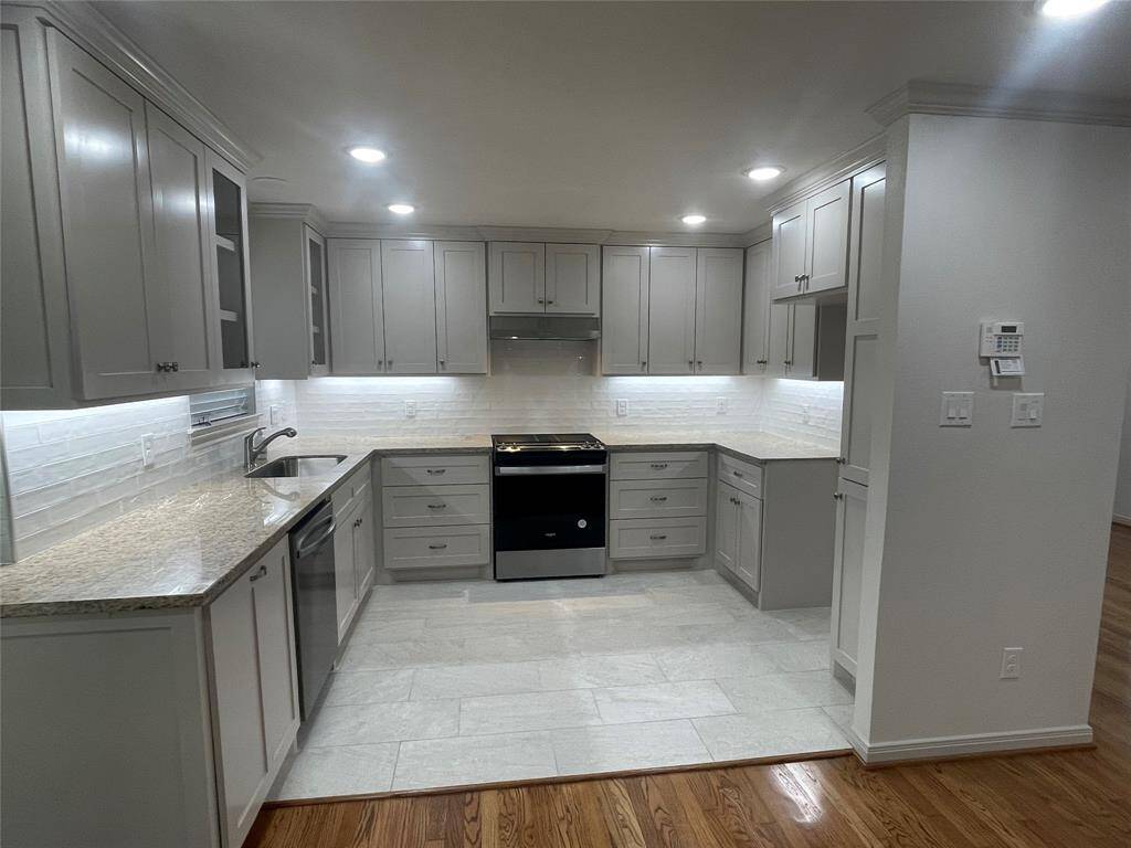 Custom Onsite Kitchen Cabinets