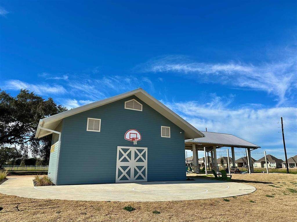 Take a stroll through this fruit tree wonderland, meet other furry pups at the dog park, or spend an evening at the open-air pavilion.