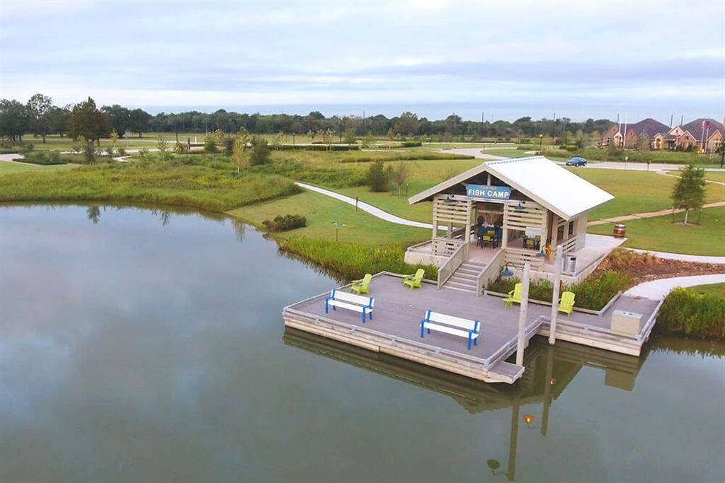 Grab your poles and cast your line at our fully stocked lake! Enjoy calming views and peace right in your backyard!