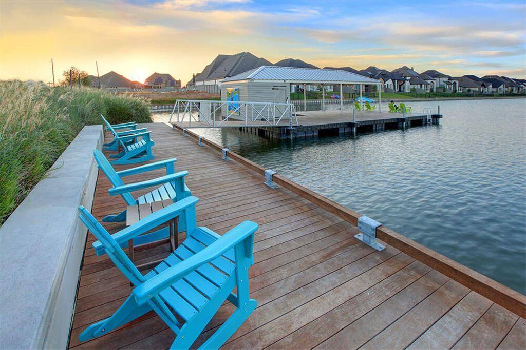 This one of a kind amenity features a boat ramp, kayak launch, boardwalk and boat ties. Make a reservation to rent a kayak or paddle board (can be rented).