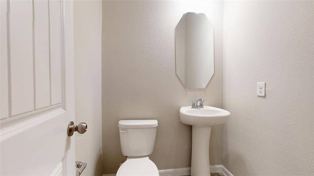 Powder room.