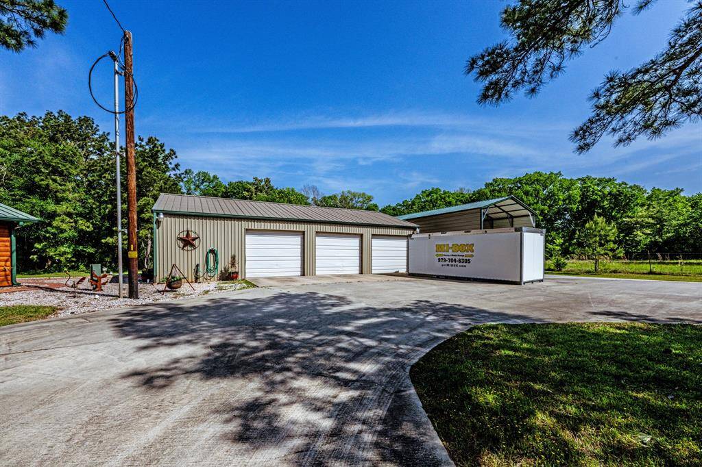 32' x 50', 3 car detached garage/workshop