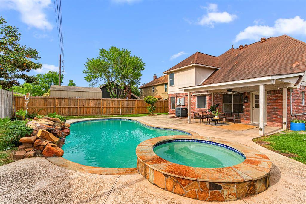 Welcome home to 5839 Georgetown Colony!