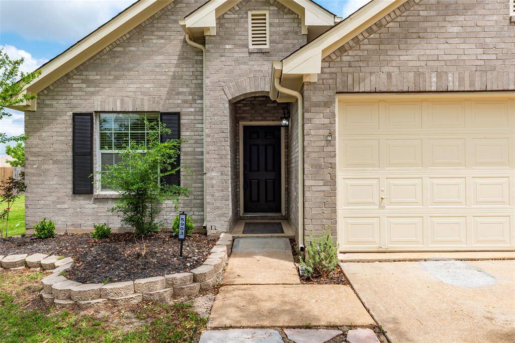 Welcome to 5903 Yaupon Ridge Dr.