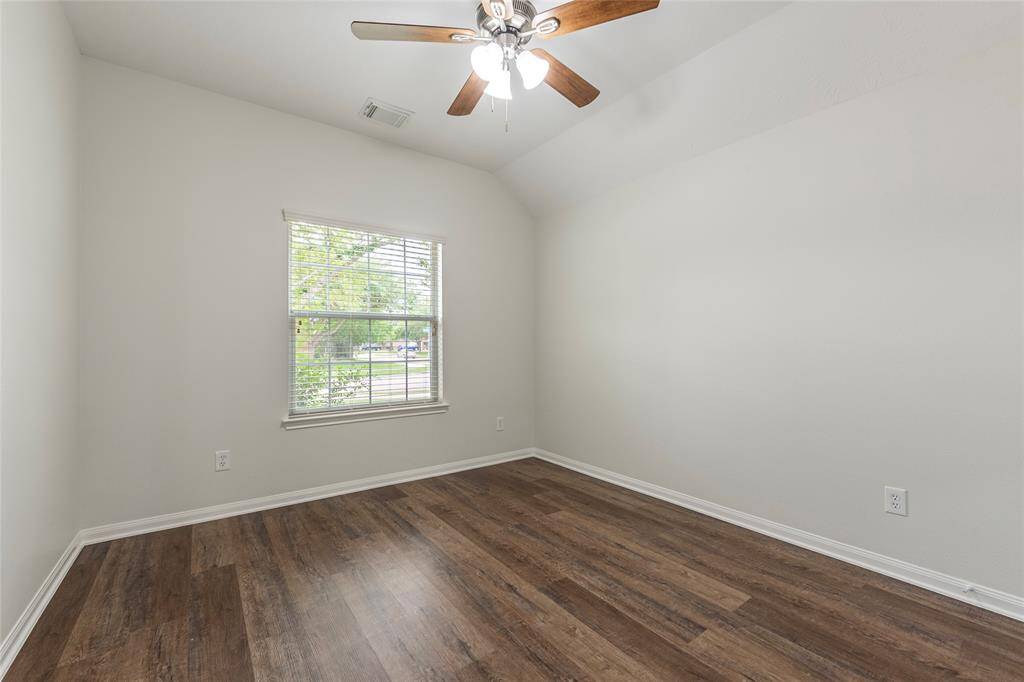 Different angle of the fourth bedroom/study.