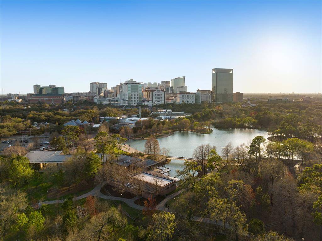 Aerial View of the Texas Medical Center. Mosaic on Hermann Park offers a shuttle service to and from the medical center with several hospital drop-off locations.