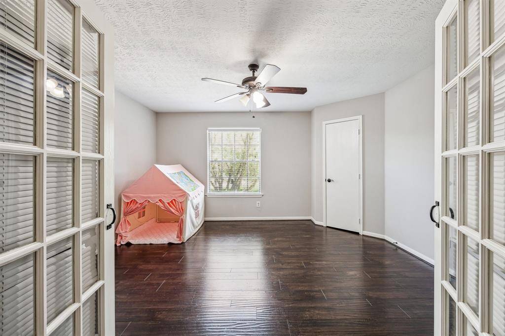 Flex room. This can serve as a 6th bedroom but was used as a extra playroom.