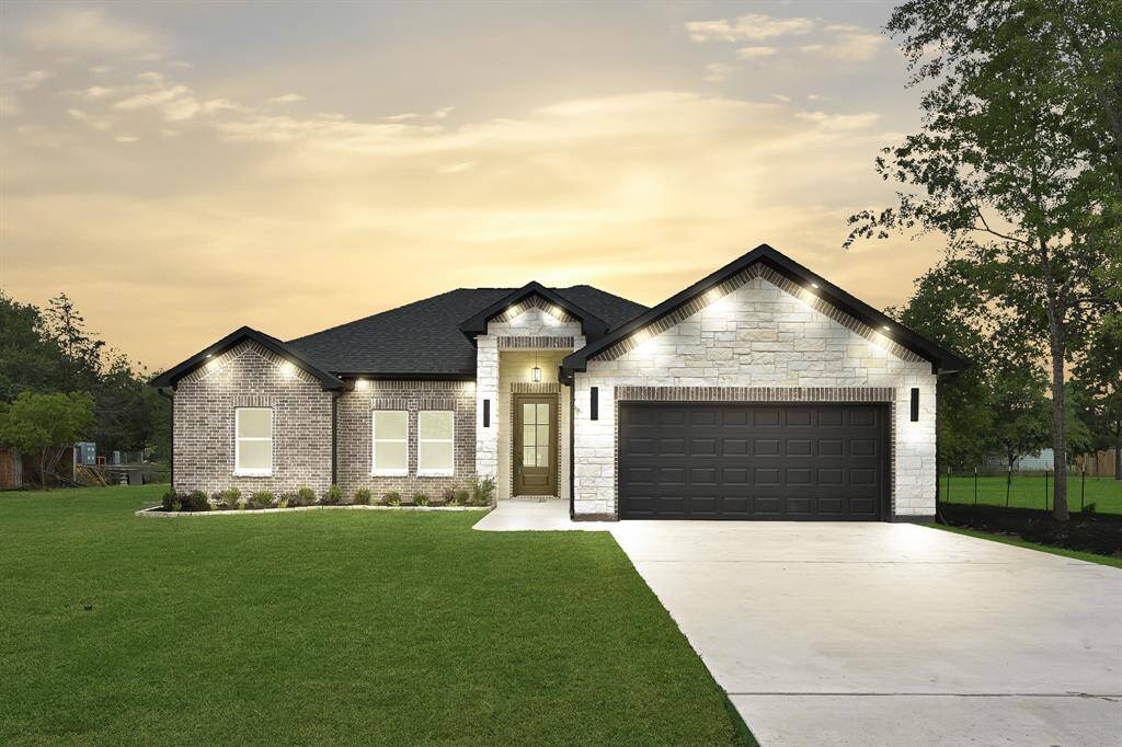 WELCOME HOME! (digitally staged photo)