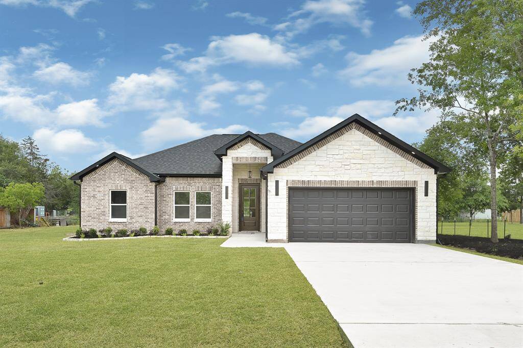 Fantastic curb appeal with soffit lighting