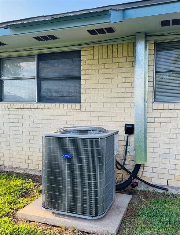 Stay cool all summer long with a brand-new AC system that adds comfort and reliability to your Texas home—even during the hottest months!