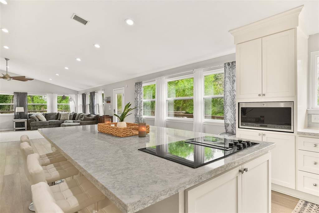 The kitchen offers a water softener system aswell as reverse osmosis in the kitchen, ensuring comfort and convenience in your daily living.