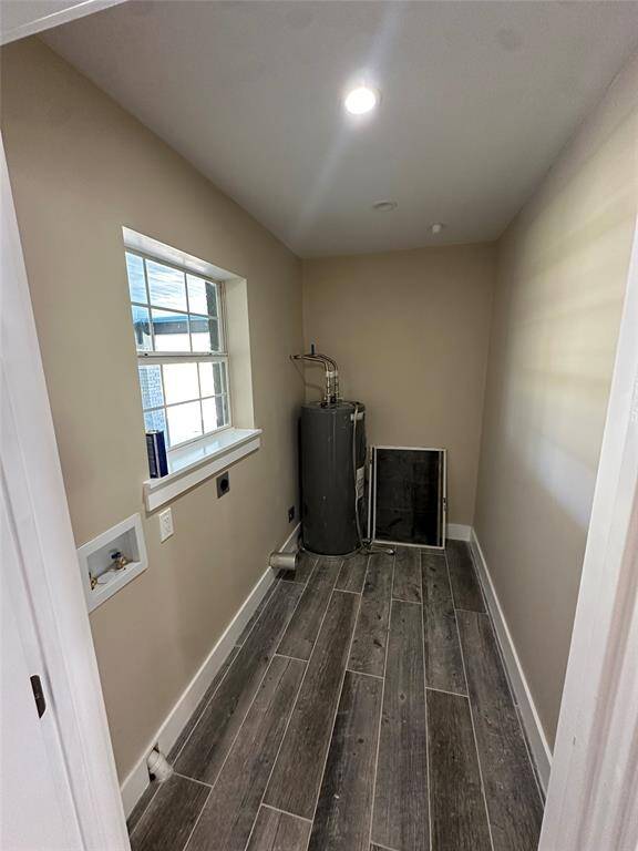 Laundry Room w/ Hookups