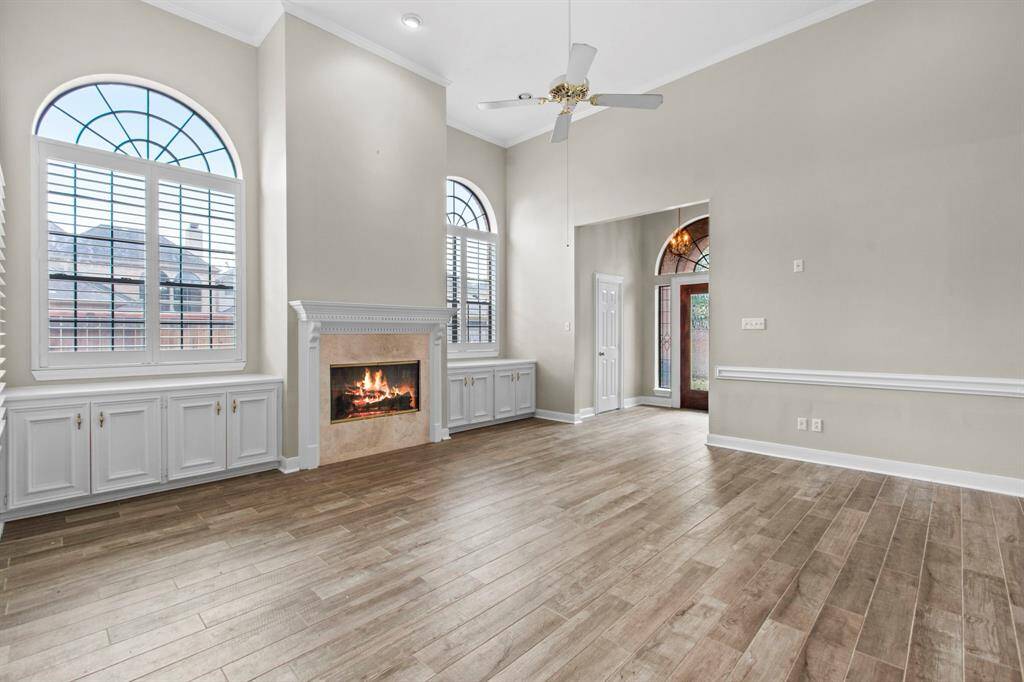 Great windows with Open Floor Plan
