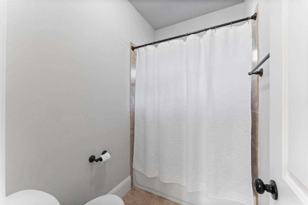 Relaxing bath and shower combo.