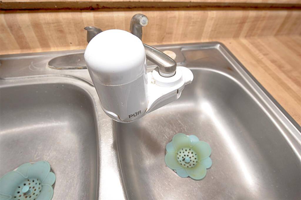 Kitchen sink has a water purification system too!