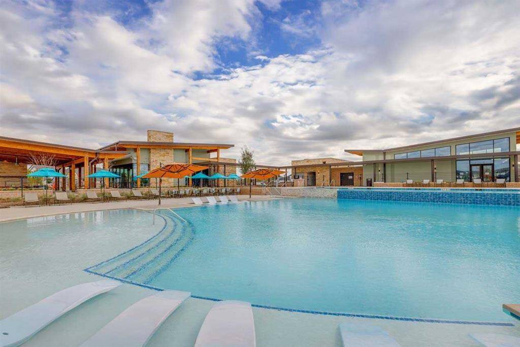 Elyson Pool