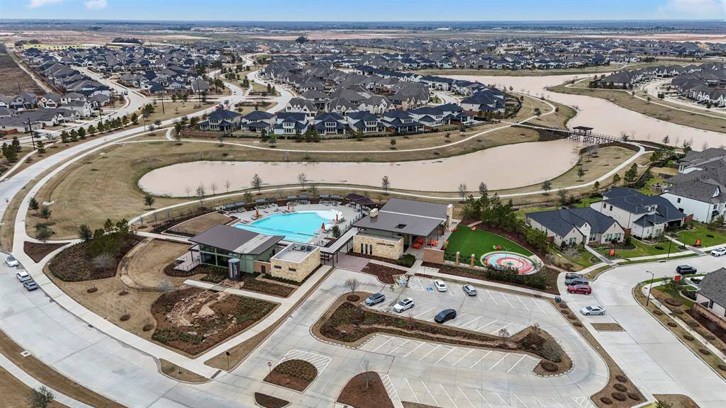 Elyson features a 24/7 state-of-the-art fitness center, resort-style swimming pool with lap lanes open year-round, game room with various activities for families, and event Lawn for community movie nights and picnics, tennis courts, pickleball courts, dog parks, soccer fields, basketball courts. Elyson also features over 750 acres dedicated to parks, trails, and open spaces.