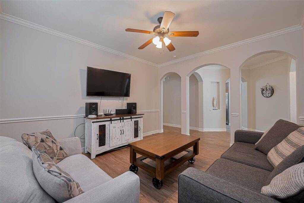 Dining/office/flex space