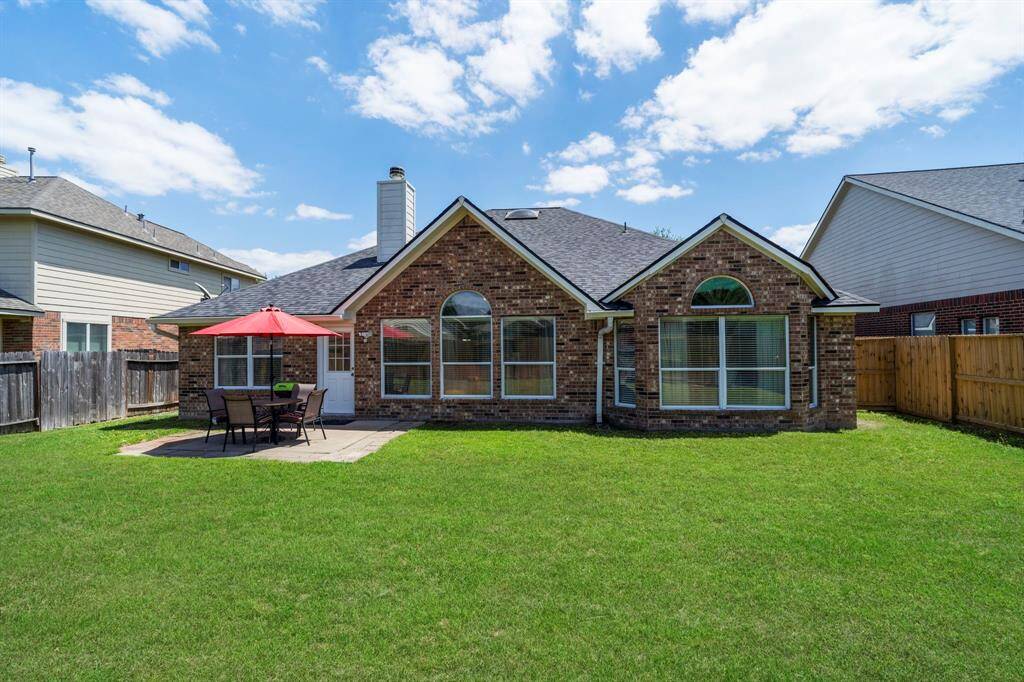 Enjoy top-tier Grand Mission community amenities including a clubhouse, pool, fitness center, hike-and-bike trails and more!