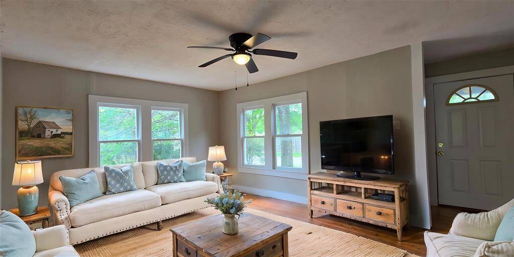 Living area virtually staged